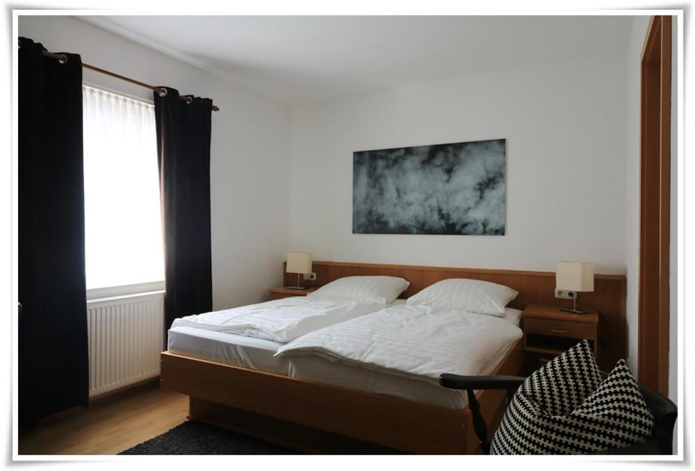 Messeappartementhaus Bockenem Direkt An Der A7 Exterior foto
